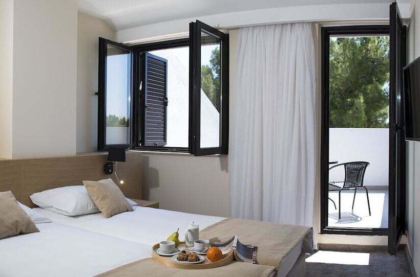 Comfort room with balcony, Aminess Liburna