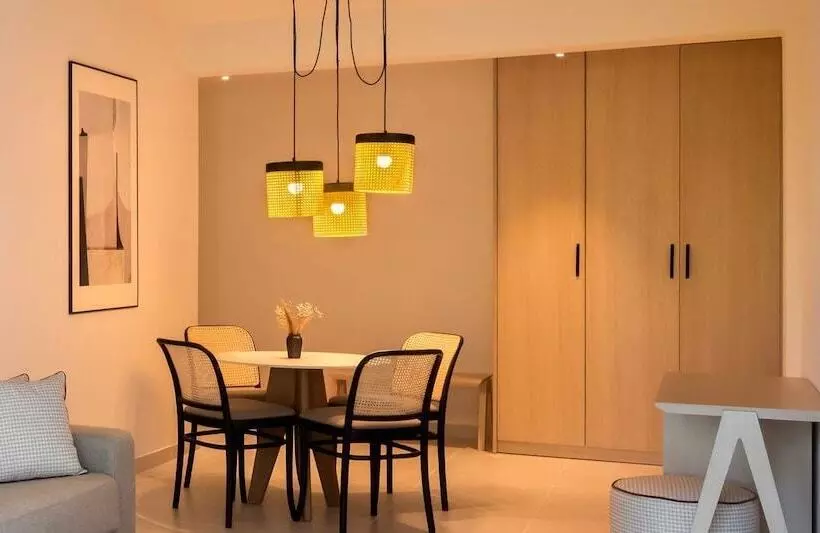 سوییت جونیور با بالکن, Bluesun Hotel Borak