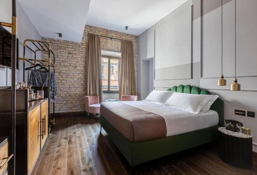 חדר סטנדרט, Chapter Roma