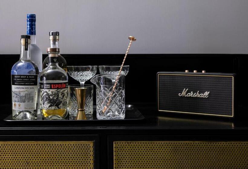 סוויטת ג'וניור, Chapter Roma