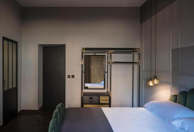 סוויטה, Chapter Roma