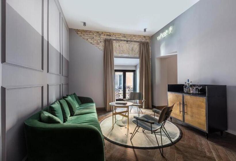 סוויטה, Chapter Roma