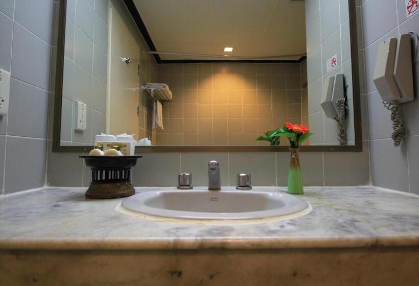 标准间, Chiangmai Hill