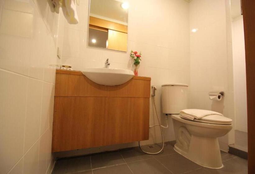 标准工作室, Chiangmai Hill