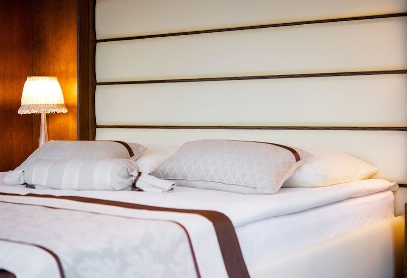 اتاق لوکس, Grand Hotel Donat Superior & Wellness Center