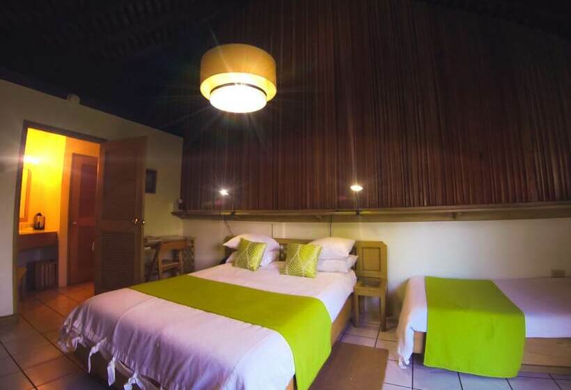 خانه 1 خوابه, Kariwak Village Holistic Haven And