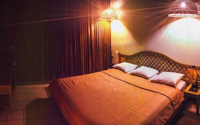 خانه 1 خوابه, Kariwak Village Holistic Haven And