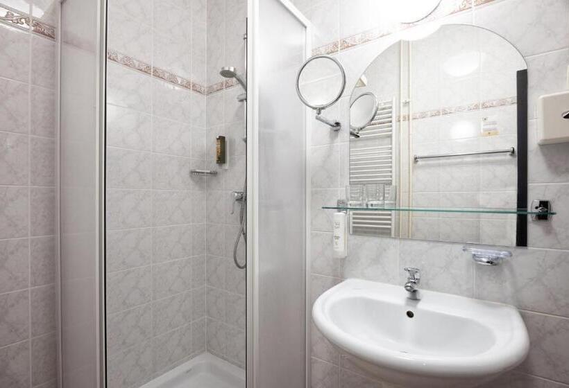 اتاق اکونومی, Kompas