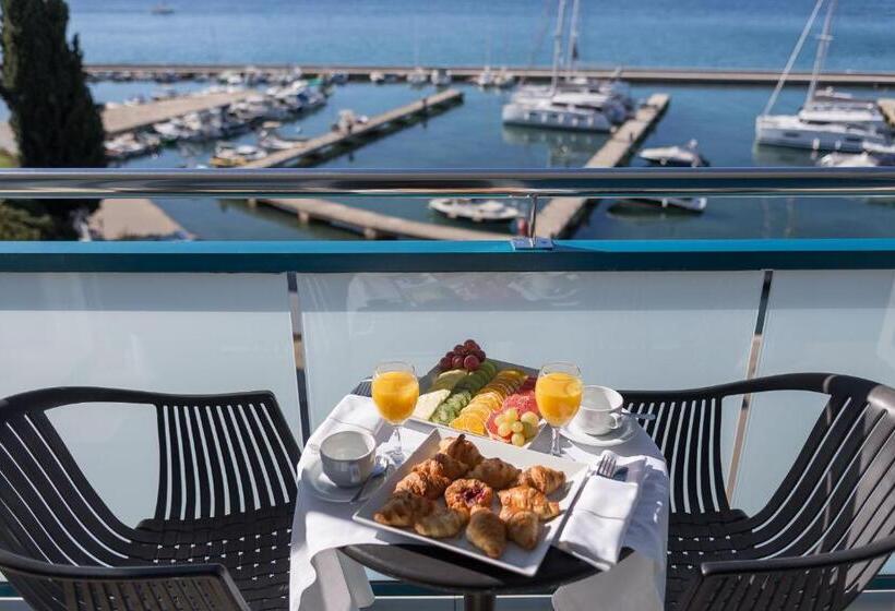 غرفة سوبيريور مطلّة علي البحر, Kornati