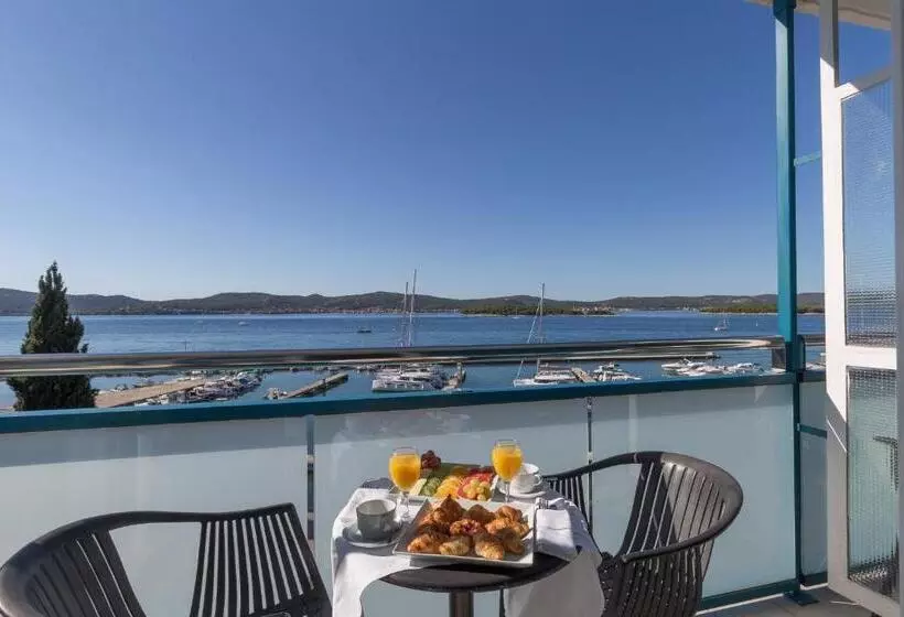 プレミアムルーム, Kornati