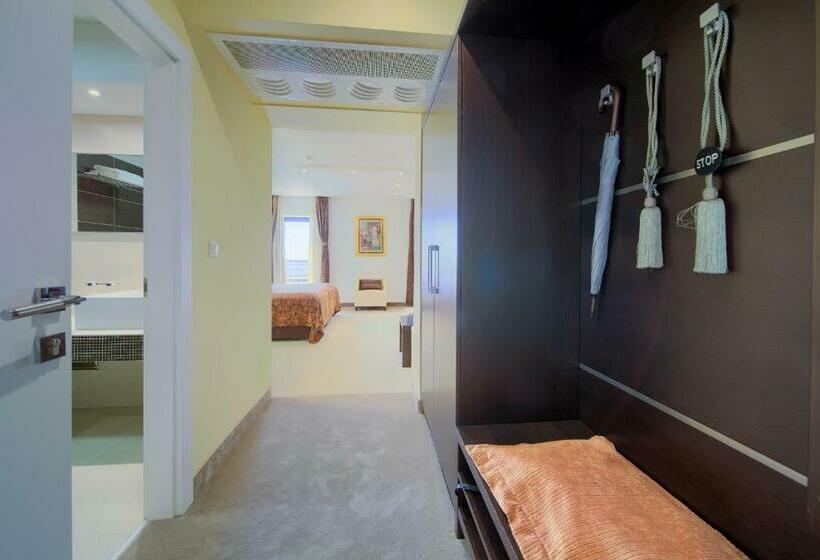 اتاق پرمیوم با چشمانداز دریا, Marina