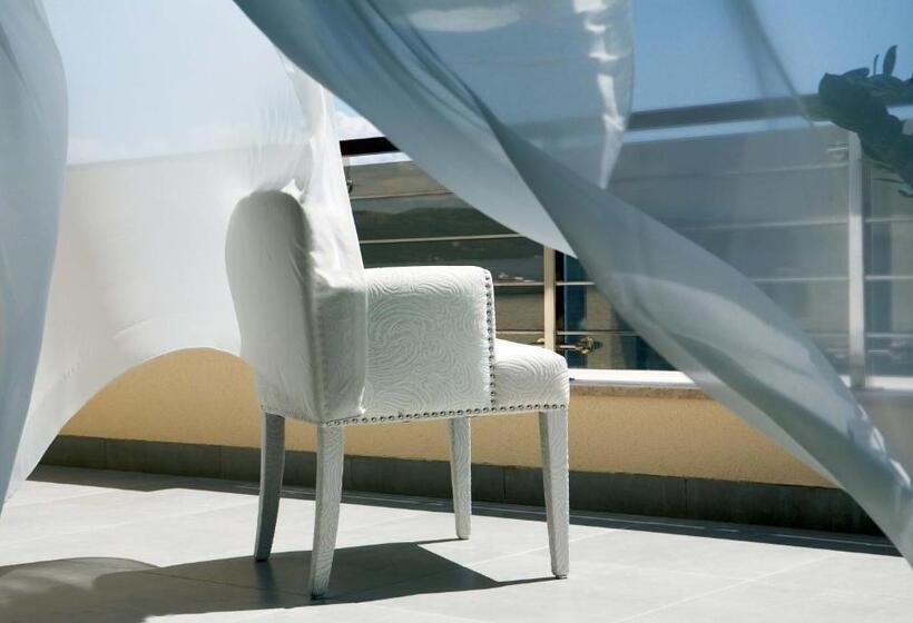 سوئیت پرزیدنت, Marina