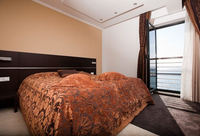 اتاق پرمیوم با چشمانداز دریا, Marina