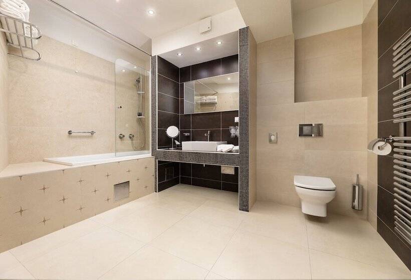 اتاق پرمیوم با چشمانداز دریا, Marina