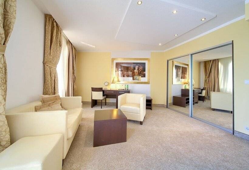 Deluxe Suite Sea View, Marina