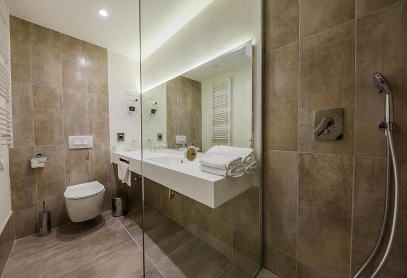 Family Suite, Medena Budget