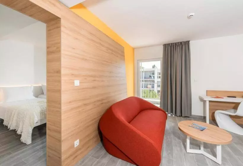 Junior Suite met Uitzicht op de Tuin, Pharos Hvar