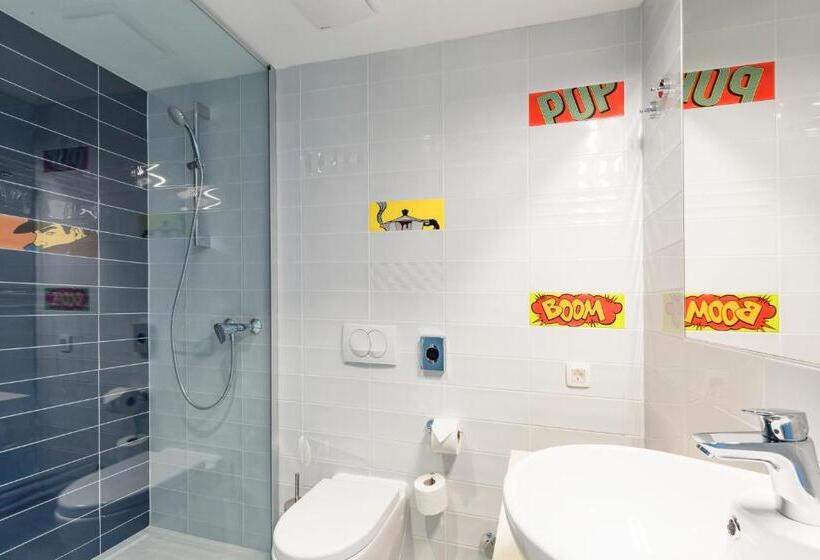 חדר סופריור נוף לבריכה, Pharos Hvar