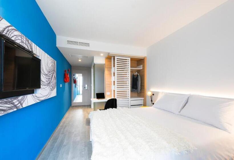 חדר סופריור נוף לבריכה, Pharos Hvar