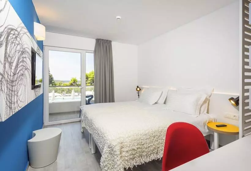 Superior Kamer met Uitzicht op het Zwembad, Pharos Hvar