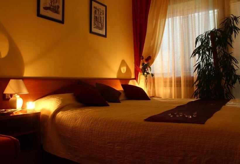 バルコニー付きスタンダードルーム, Pula