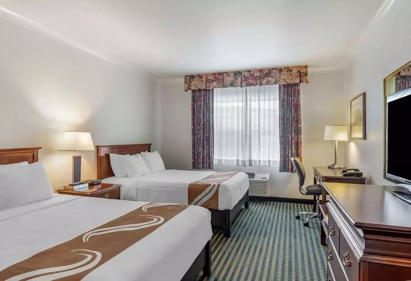 スイート, Quality Inn & Suites Garden Of The Gulf