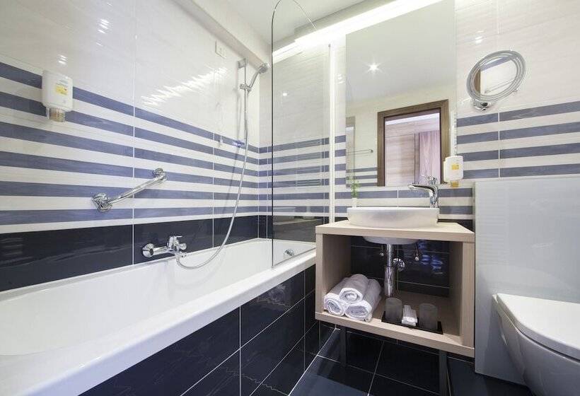 高级海景房, Admiral   Liburnia