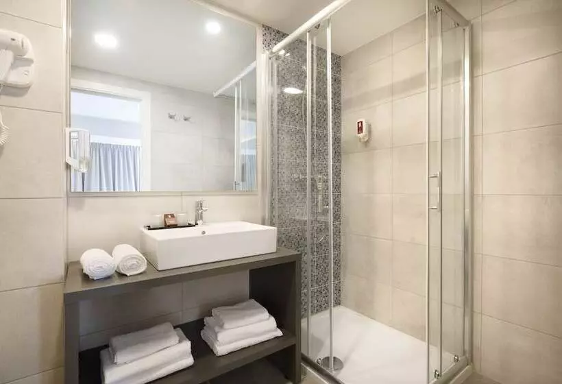 اتاق پرمیوم با چشم‌انداز دریا, Remisens Hotel Albatros All Inclusive