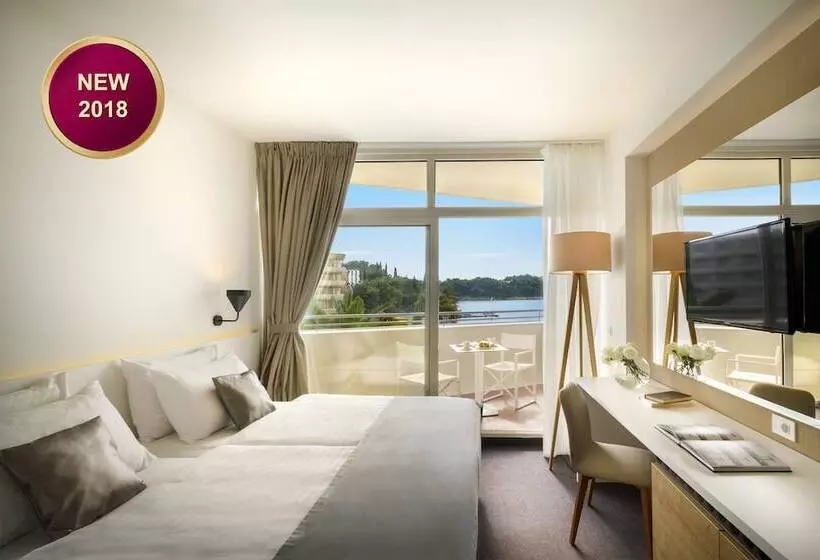 اتاق سوپریور با چشم‌انداز دریا و بالکن, Remisens Hotel Albatros All Inclusive