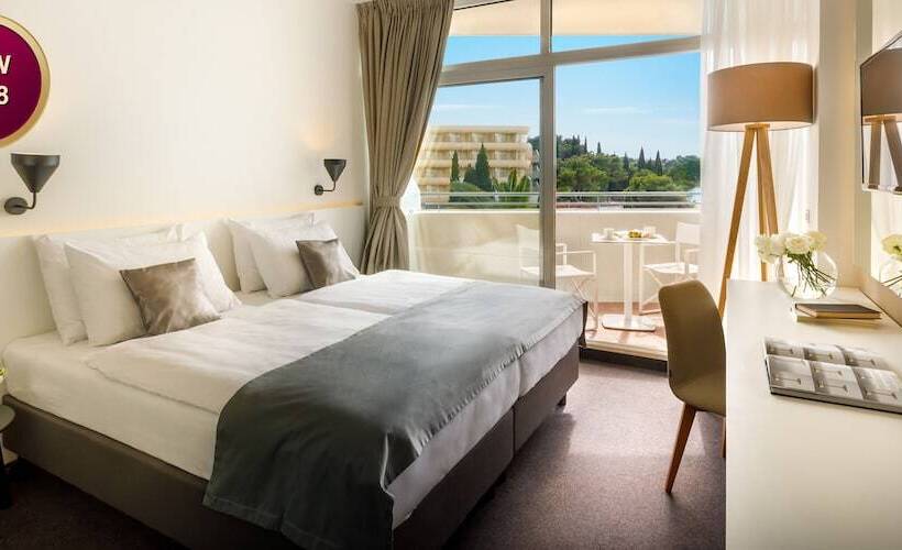 اتاق سوپریور با چشم‌انداز دریا و بالکن, Remisens Hotel Albatros All Inclusive