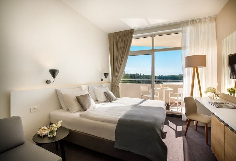 اتاق پرمیوم با چشم‌انداز دریا, Remisens Hotel Albatros All Inclusive