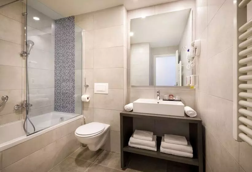 اتاق استاندارد با چشم‌انداز پارک, Remisens Hotel Albatros All Inclusive