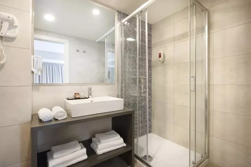 اتاق پرمیوم با چشم‌انداز دریا, Remisens Hotel Albatros All Inclusive