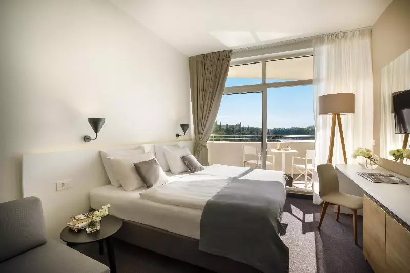 اتاق پرمیوم با چشم‌انداز دریا, Remisens Hotel Albatros All Inclusive