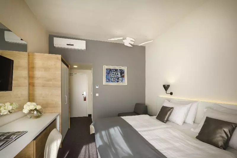 اتاق پرمیوم با چشم‌انداز دریا, Remisens Hotel Albatros All Inclusive