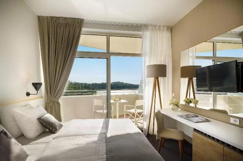 اتاق پرمیوم با چشم‌انداز دریا, Remisens Hotel Albatros All Inclusive