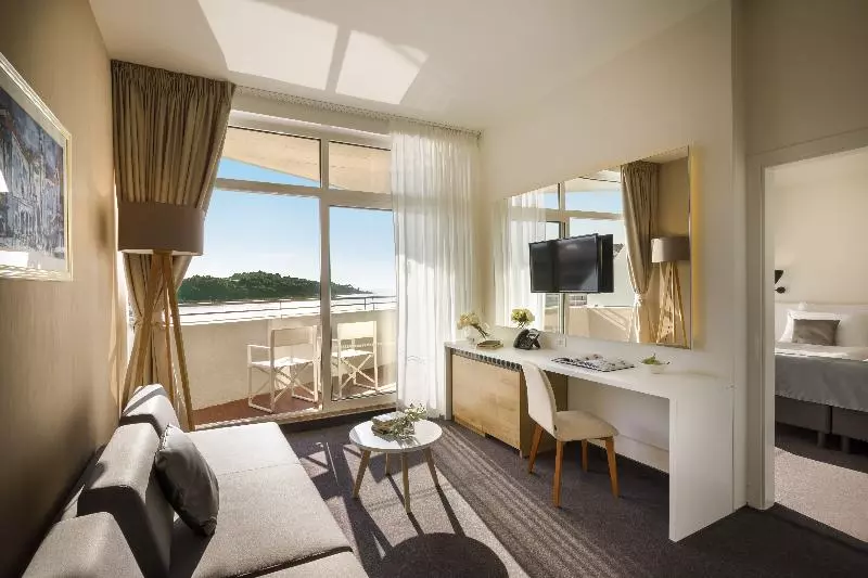سوییت جونیور با چشم‌انداز دریا, Remisens Hotel Albatros All Inclusive