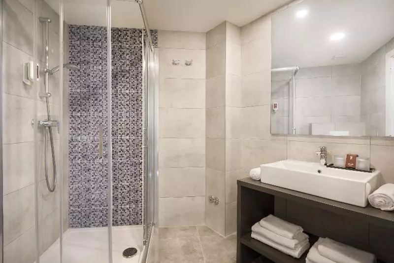 سوییت جونیور با چشم‌انداز دریا, Remisens Hotel Albatros All Inclusive