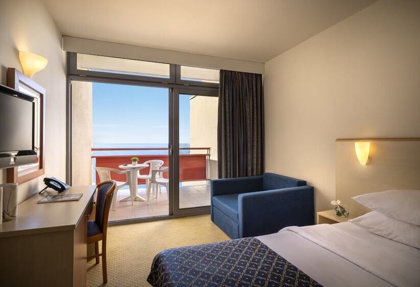 带海景的高档三人间, Rubin