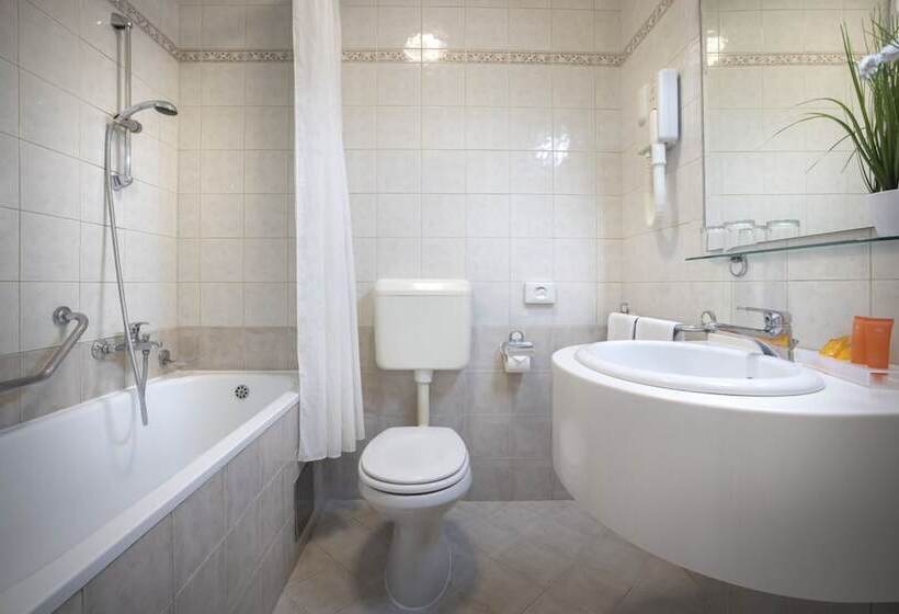 高级房间侧面带海景, Rubin