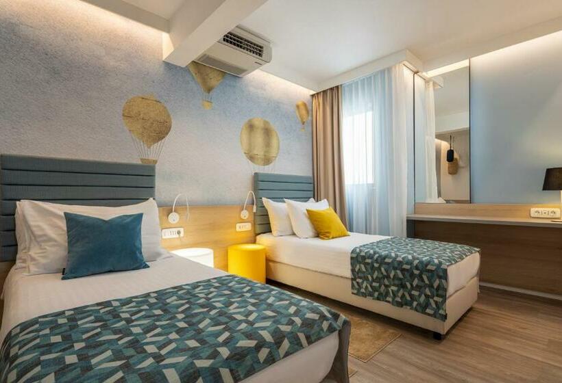 サイドシービュージュニアスイート, Valamar Meteor