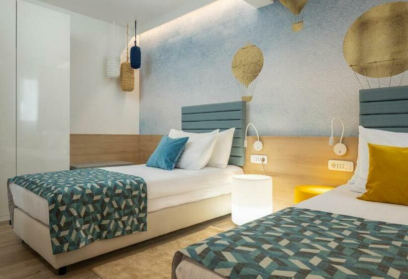 サイドシービュージュニアスイート, Valamar Meteor