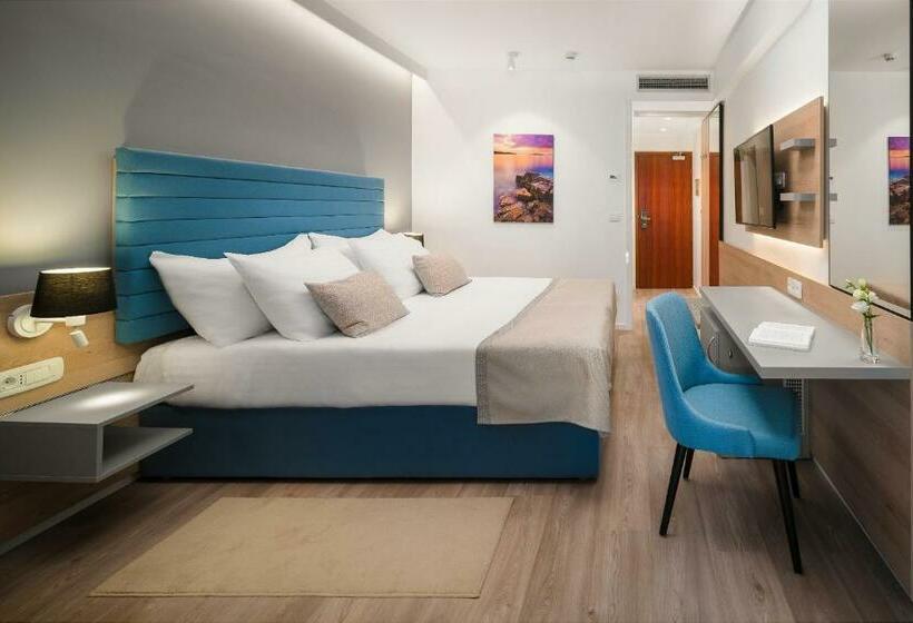 Quarto Superior Vista Mar Lateral, Valamar Meteor