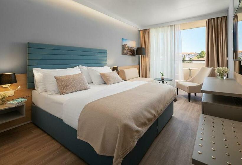 クラシックルーム, Valamar Meteor