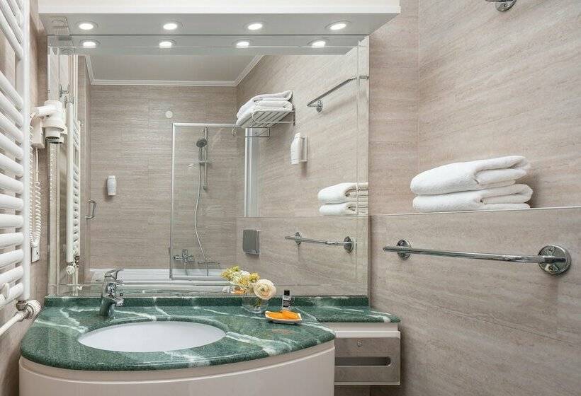 サイドシービューファミリールーム, Valamar Meteor