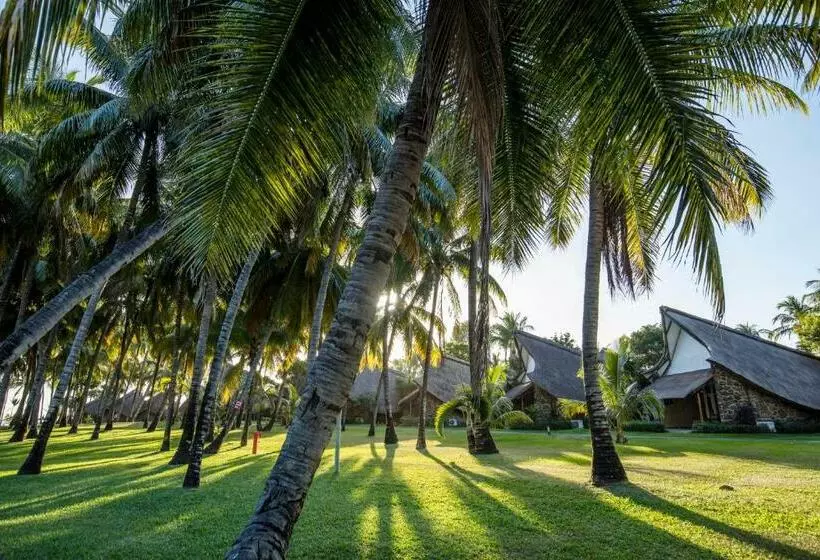 بانگلوی استاندارد, La Pirogue Mauritius