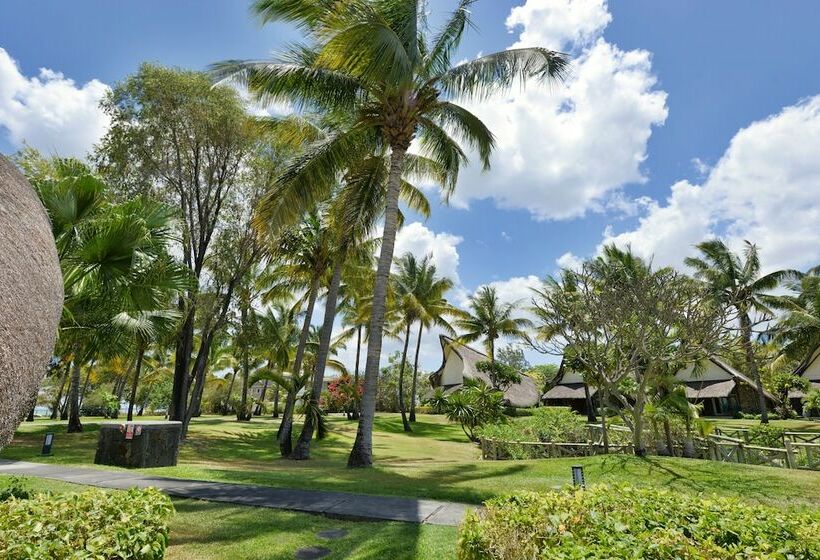 بانگلوی ممتاز, La Pirogue Mauritius