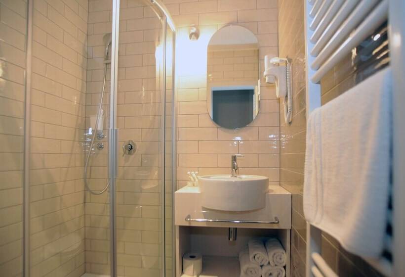 اتاق راحتی, Mrak Superior