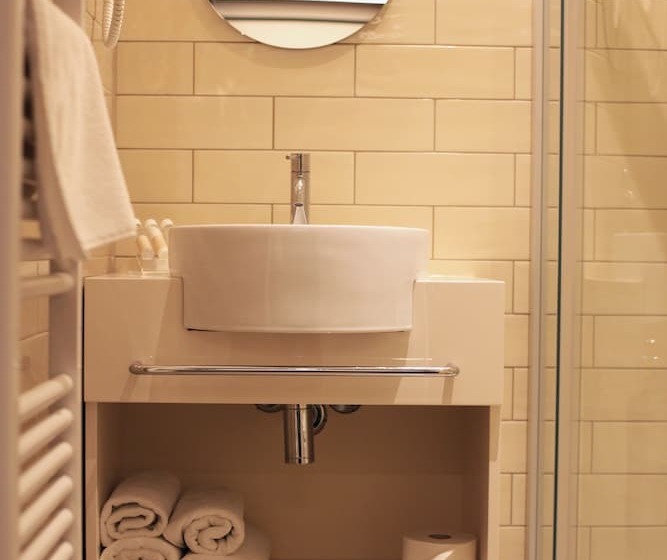 اتاق راحتی, Mrak Superior