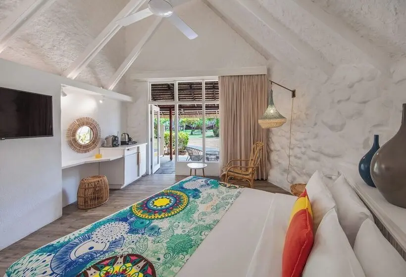 بانگلوی استاندارد, La Pirogue Mauritius